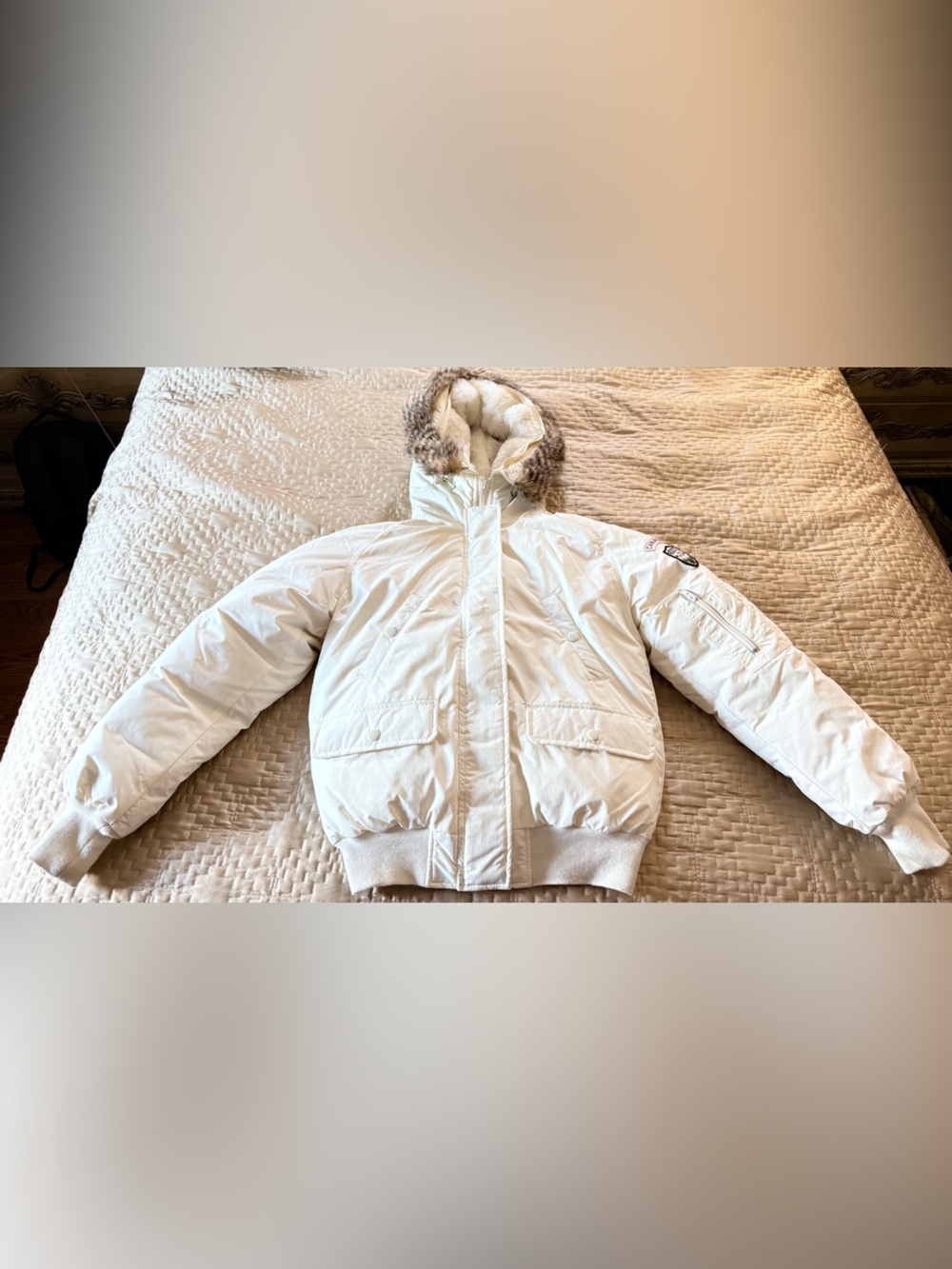 Roots Cream White Quilted Puffer Jacket With Fur Hood Size Extra Small
